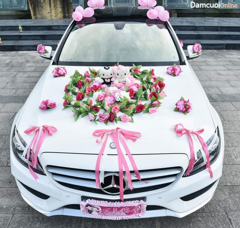 04 thần thánh tự trang trí xe hoa cô dâu đơn giản mà đẹp